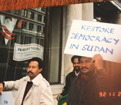 بالفيديو.. عبدالله حمدوك.. "الطفل الفقير" الذي أصبح زعيما في السودان 10 تنزيل 2