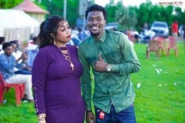 شاهد بالفيديو.. العازف السوداني المثير للجدل "طاسو" يعلم أحد الصينيين أغاني "الزنق" السودانية والأخير يستوعب ويغني بطريقة مضحكة: (يا خميس انت مكنة مدورة) 10 طاسو مروة