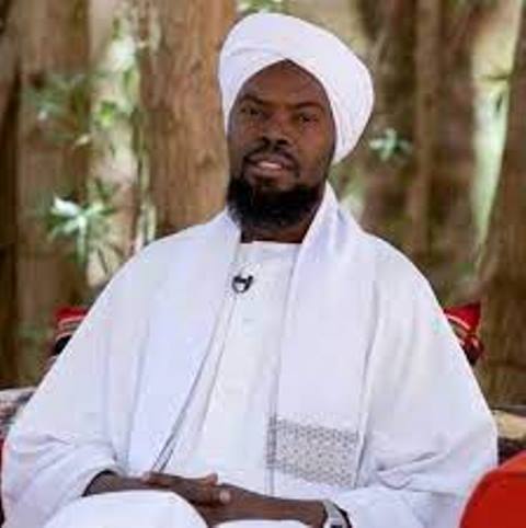 تصرف مدهش من سكران في الخرطوم مع الشيخ الداعية ادم الشين 10 الشين