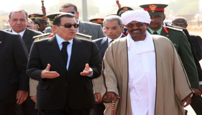 شاهد بالفيديو.. سكرتير الرئيس المصري الراحل حسني مبارك: عمر البشير هو أسوأ رئيس قابلته في حياتي وهذا هو السبب!! 11 البشير ومبارك