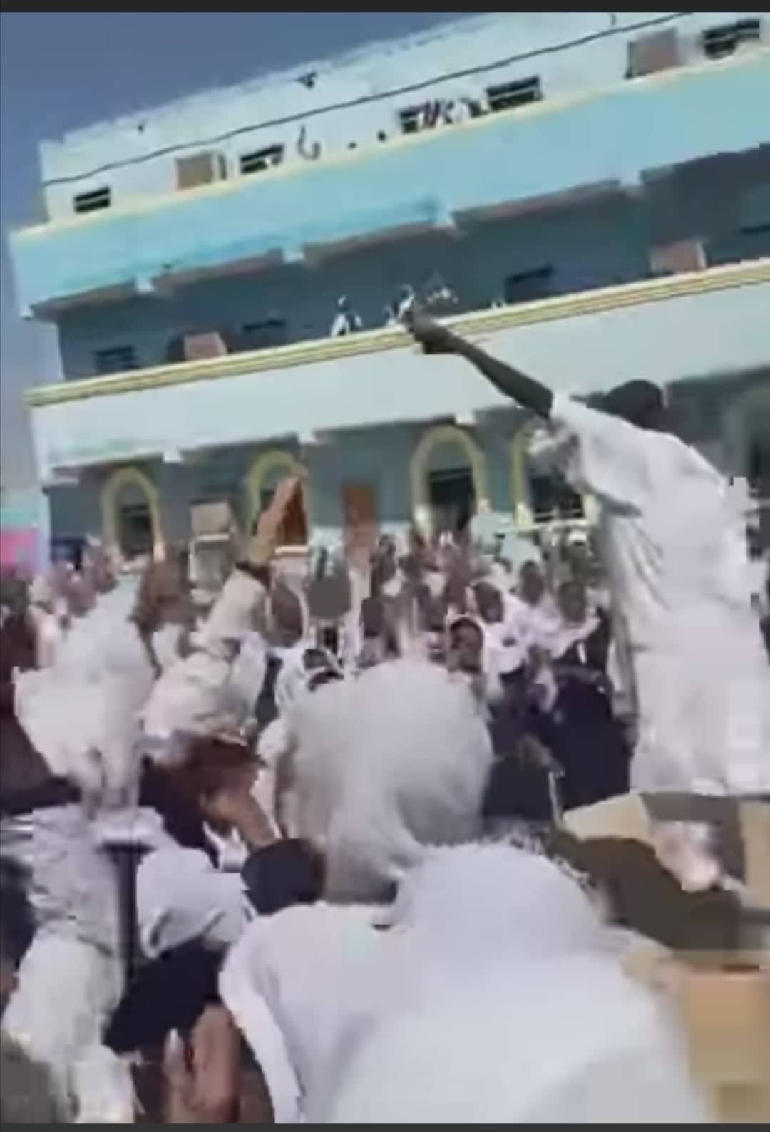 رقيص في المدرسة