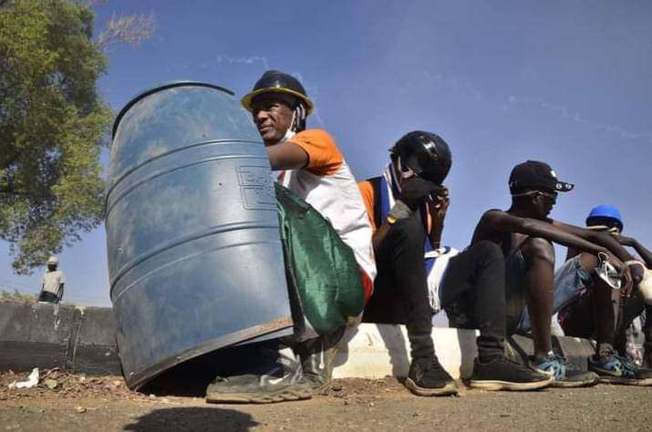 لجنة الأطباء.. وفاة متظاهر شارك في احتجاجات سابقة بالخرطوم 10 متظاهر برميل