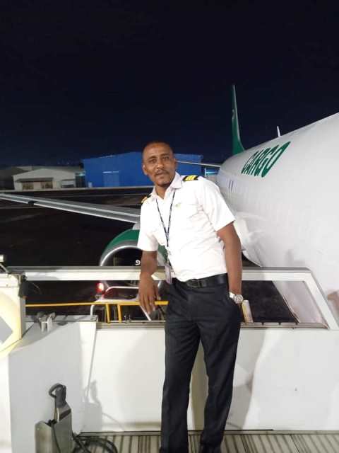 الكابتن نضال بكرى.. من طفل يحضر إلى مطار الخرطوم مع والده إلى طيار يقلع من مدرجه 10 نضال بكري