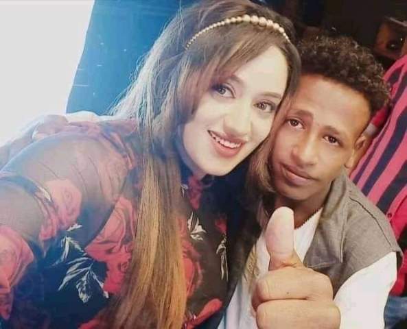 سيلفي المودل "آية آفرو" والتصاقها مع رشدي الجلابي يحصد آلاف التعليقات على منصات التواصل 10 رشدي اية