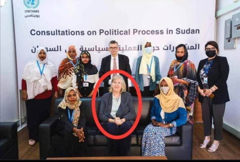 كاتب سوداني يكشف عن عودة السفيرة البريطانية التي أبعدها الرئيس البشير 11 روزاليند