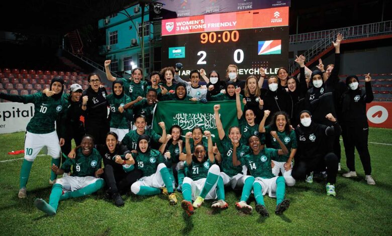 فوز تاريخي لأول منتخب لكرة القدم النسائية في السعودية 1 image 39
