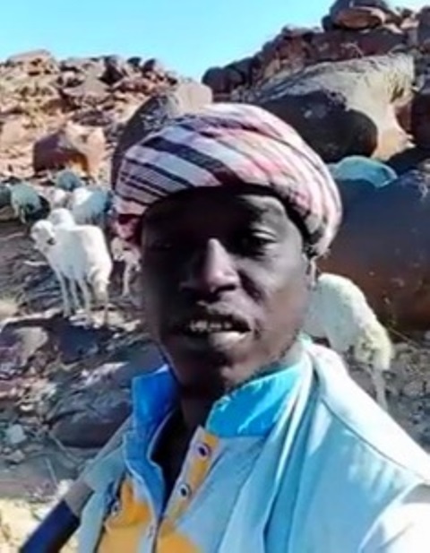 مقطع فيديو مؤثر يحصد آلاف التعليقات لـ"راعي" سوداني يعمل بالسعودية 10 راعي سوداني