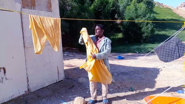 الحكواتي "فهد الأزرق" يحكي مواجع الغُربة.. (بعض السودانيين إذا لاقاك في الشارع يزوغ منك وإذا سلمت عليه يمثل فيها هندي)! 10 فهد