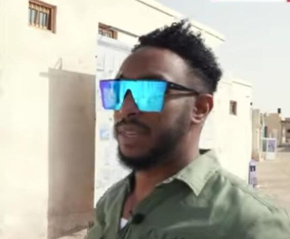 شاهد بالفيديو: شاب سوداني يعالج الناس بالفن وتصل لوحاته قمة جبل جيس 1 امجد بشير