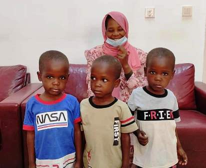 بالصور.. توائم السودانية الثلاثة «رجب وطيب وأردوغان» يزورن المستشفى التركي بعد بلوغهم 5 سنوات 1 رجب وطيب واردوغان