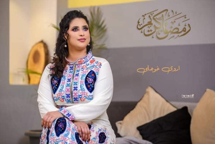 الإعلامية "أروى خوجلي" ترد على مستهجنين بسبب استدعائها طبيب لقطتها المريضة (روتا) في ظل معاناة الناس مع السيول 10 اروى خوجلي4