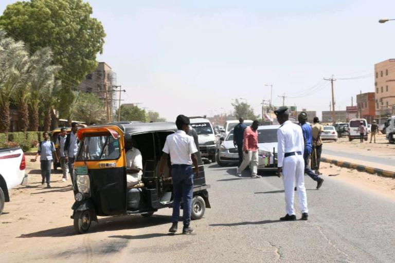 ظل يجري تسويات مالية لأكثر من عام .. ضبط مواطن ينتحل صفة شرطي مرور ويحمل مسدساً 10 حملات الخرطوم 1