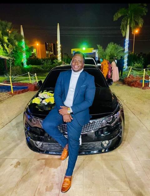 شاهد بالفيديو.. مقدم برنامج "زول سغيل" يتعرض للضرب بعد أن داهم شباب في وقت متأخر من الليل وساخرون: (غايتو يوم بلحقوك أمات طه) 10 زول سغيل