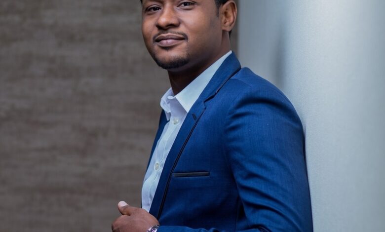 الإعلامي ومراسل (العربية) حذيفة عادل : هذه قصة (…) التحاقي بشبكة (العربية) و أشعر بالإحباط من الإعلام السوداني لهذا السبب (…) 1 حذيفة عادل