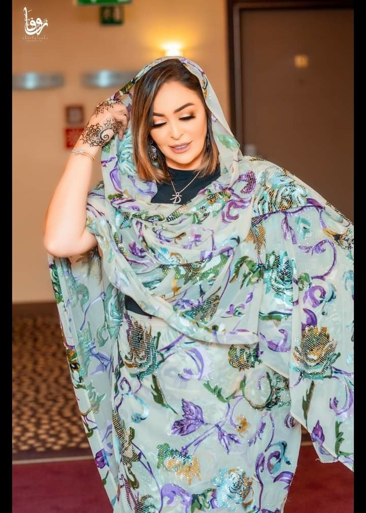 شاهد بالصور.. الفنانة المصرية داليا البحيري تشعل مواقع التواصل العربية والسودانية بارتدائها (الثوب) السوداني قبل ساعات من مغادرتها الخرطوم 4 داليا البحيري التوب2