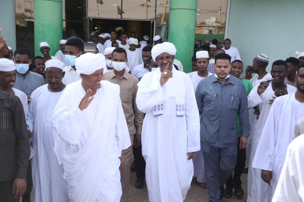 دقلو يسجل زيارة لمسيد الشيخ الكباشي 10 حميدتي