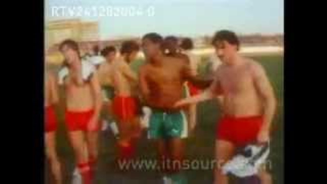 شاهد بالفيديو: هدف اللاعب سكسك في مبارة السودان ضد فريق ليفربول بحضور الرئيس نميري 11 سكسك