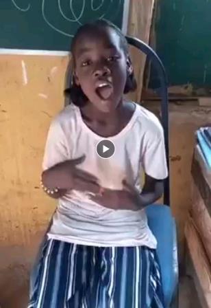 شاهد بالفيديو: خطفت القلوب بذكائها الخارق.. طفلة سودانية تتحدث الإنجليزية بطلاقة تنال الإعجاب والدعم من رواد مواقع التواصل 10 سودانية طفلة