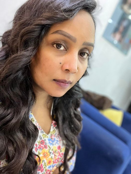 شاهد بالصورة.. الفنانة الشهيرة هدى عربي تظهر لأول مرة من دون مكياج وساخرون: (أومال فين الفنانة..شلتي هدى وخليتي عربي) 11 هدى عربي بدون مكياج