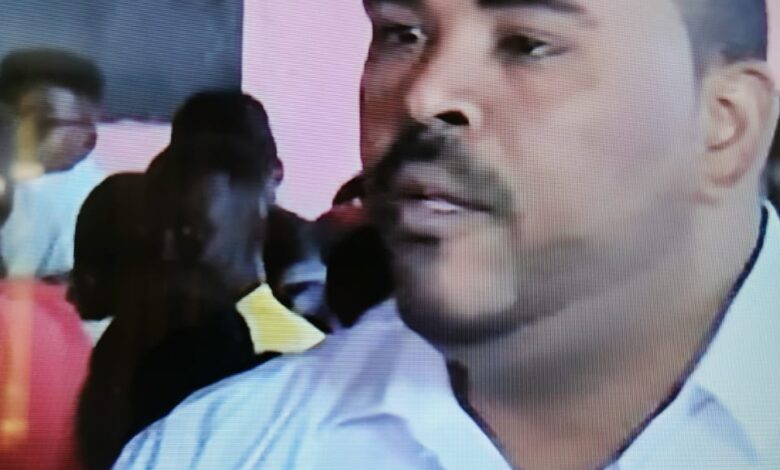 بالفيديو.. معلم رياضيات سوداني يثير تفاعل رواد مواقع التواصل الاجتماعي 1 image 5