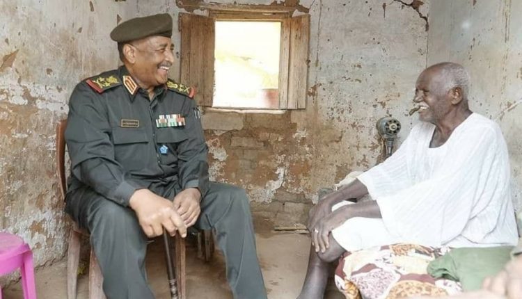 البرهان في منزل”الجعلي” وتوجيه لـ”قيادة سلاح المدّرعات” 1 البرهان زيارة