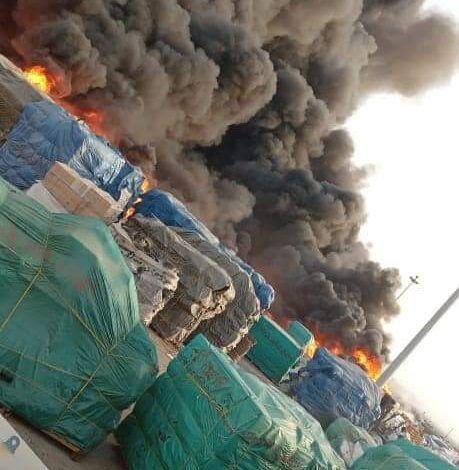 لجنة التقصي بشأن حريق ميناء سواكن تصل بورتسودان 1 حريق ميناء سواكن 1