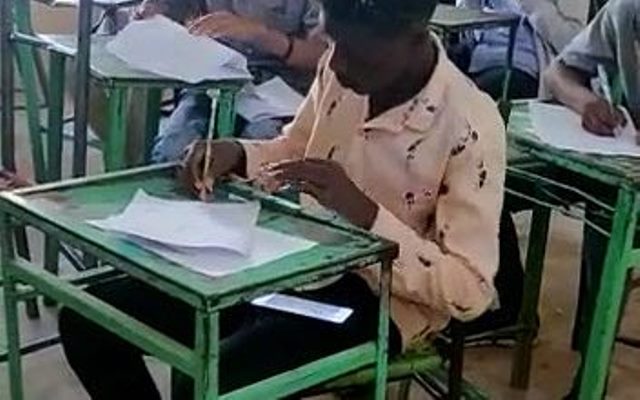 طلاب كلية الهندسة جامعة الخرطوم يجلسون للإمتحانات النهائية ب4 مراكز 10 امتحانات