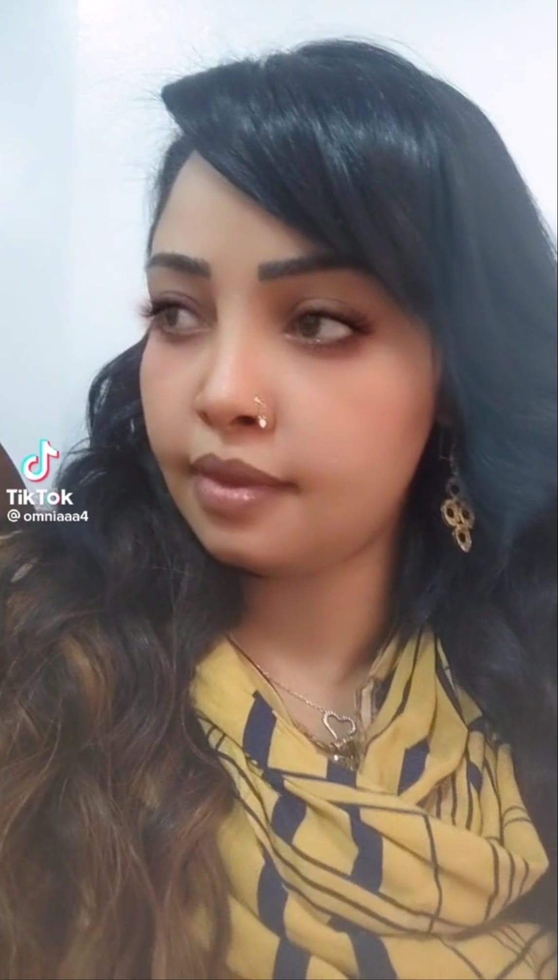 شاهد بالفيديو.. رسالة عاجلة ومفاجئة من الناشط "ود برلين" إلى زوج نجمة الترند "منوية" يمتدحه من خلالها ويهاجم زوجته بقوة 10 منوية