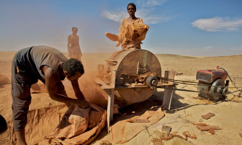 التنقيب عن الذهب في السودان.. رحلة الثراء القبيح 1 6a7476f1 d34e 4445 bc15 3e6abf361061