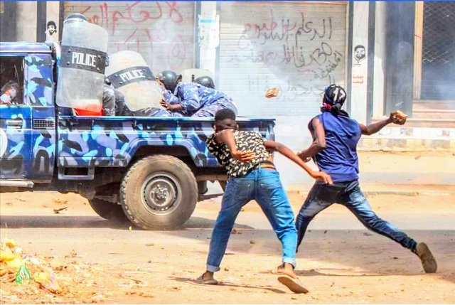 الشرطة تصدر بياناً حول تظاهرات أمس الخميس 10 ضرب الشرطة