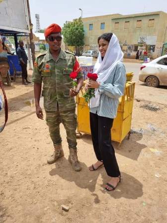 مواطن: بوتسودان من حيث المعيشة ارخص مكان رأيته بعد الحرب ومن حيث السكن اغلي مكان بعد مدني 10 بائعة الورد جيش