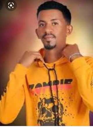 شاهد بالفيديو.. وسط حضور كبير من السودانيين بمصر.. الفنان علي الشيخ يحي حفلاً ساهراً في القاهرة على أنغام "سمسم القضارف" وساخرون: (الناس دي الفاتح نفسها كدا شنو) 10 علي الشيخ