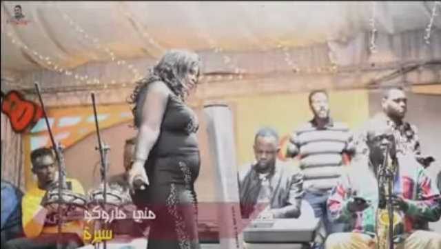 شاهد بالفيديو: موروكو تكشف المثير بشأن ظهورها فى الفيديو الضجة وتفجرها داوية " انا لو قاعدة فى بيتى تريند بس خايفة الفنانات يحسدونى على فك العرش" 10 منى موروكو