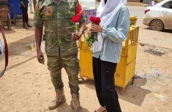 بائعة الورد جيش