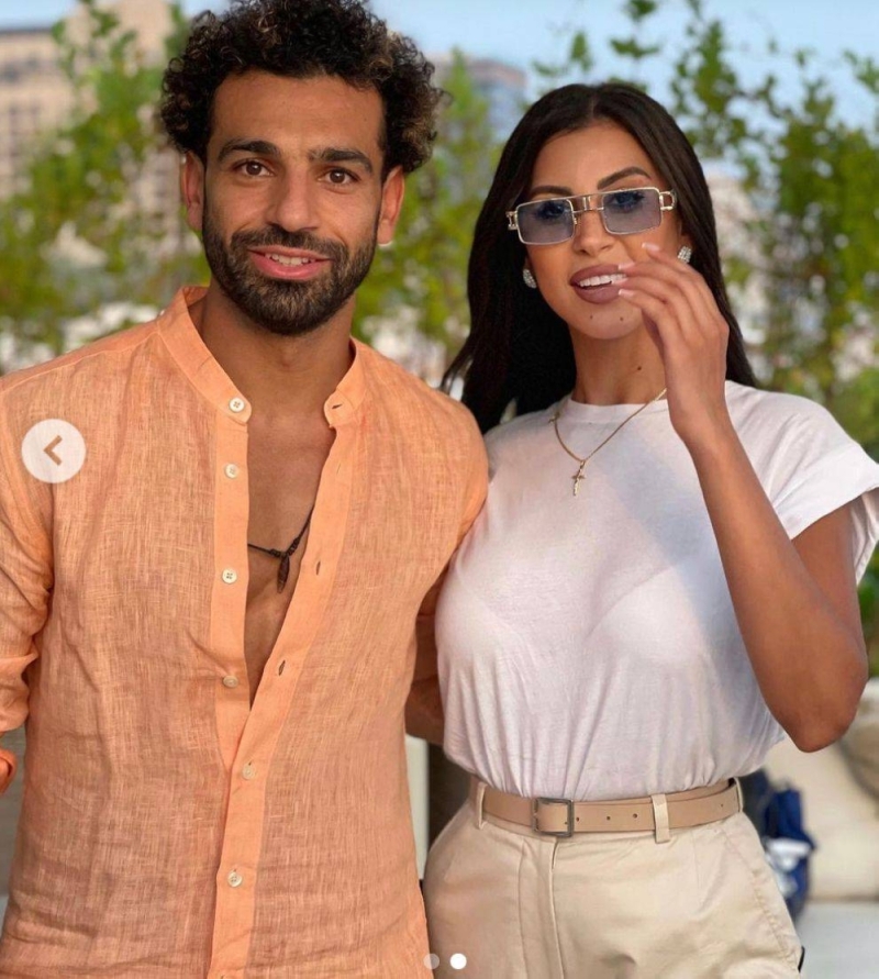 بالصورة.. من هي المرأة الحسناء التي ظهرت برفقة صلاح في دبي؟ 10 تنزيل 20