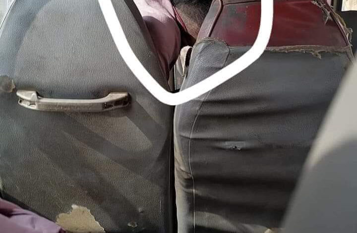 شاهد بالصورة.. شاب وفتاة يتخذان وضعية رومانسية داخل حافلة مواصلات عامة بالعاصمة الخرطوم دون حياء أو خجل من ركاب الحافلة 1 302201339 111956404975685 3240175605521446909 n