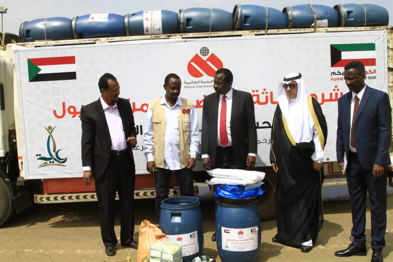 الكويت تُواصل تسيير قوافلها الإنسانيّة لدعم مُتضرِّري السيول والأمطار بالبلاد 10 IMG 20220913 WA0020