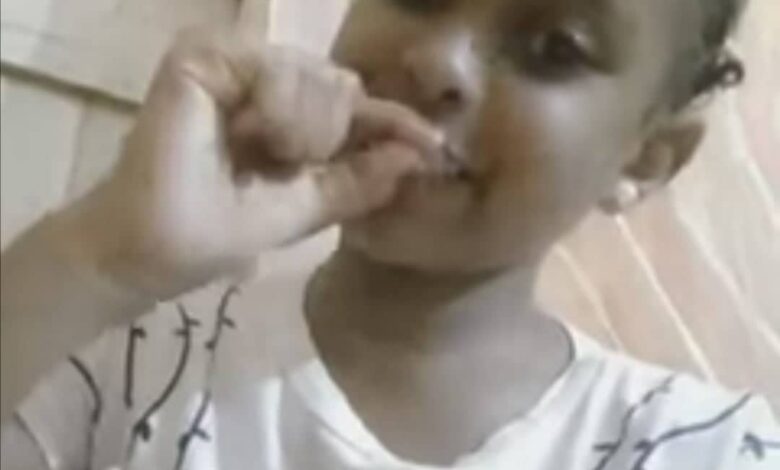 شاهد بالصورة والفيديو.. طفلة سودانية تعلم الفتيات والنساء الطريقة الصحيحة للزغاريد وتحظي بإعجاب الكثيرين ومتابعون (يا ناس وزارة التعليم افتحوا المدارس سريع) 1 زغاريد طفلة