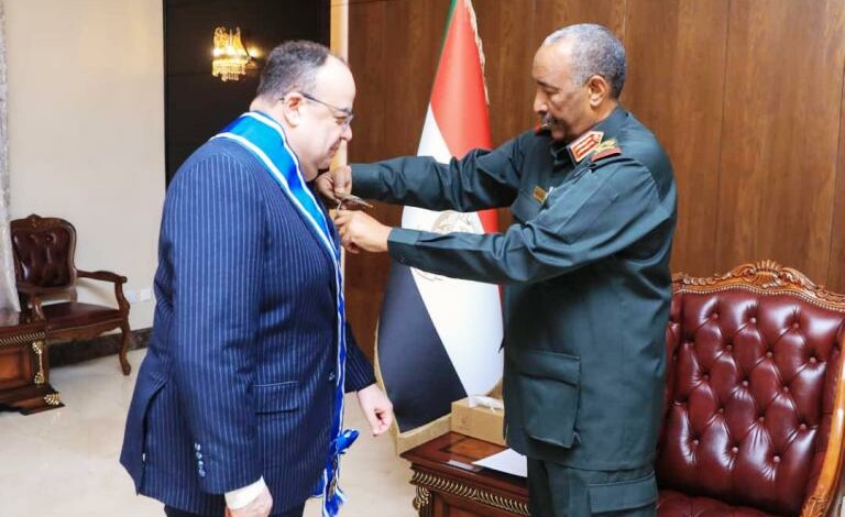 البرهان وسفير مصر 768x470 1