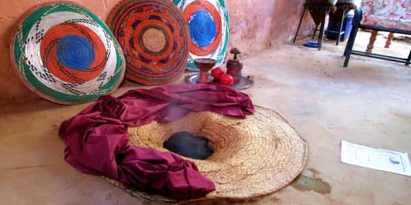 "حفرة الدخان"... زينة المرأة السودانية على حساب الطبيعة 10 الدخان