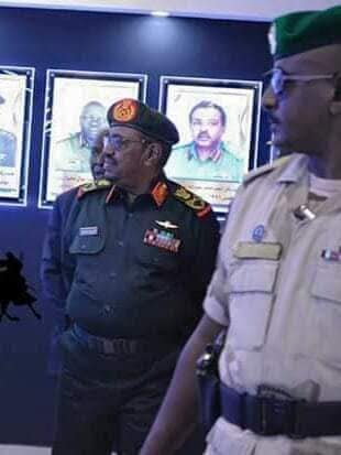 شاهد بالصور.. بعد إحالته للمعاش برتبة عقيد.. الحرس الرئاسي الخاص بالبشير يتجه لمهنة تأسيس شبكات ري المزارع وينجح في تنفيذ شبكة ري لأحد المغتربين 12 عائد المك