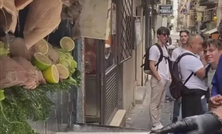 بالصورة والفيديو.. شاهد كيف تباع "أم فتفت" السودانية في شوارع أوروبا وإقبال كبير عليها ومتابعون: (حتى الكمونية بتاعتنا هاجرت واغتربت واتحنكشت) 1 305034012 1467101307126943 3571158627155042955 n