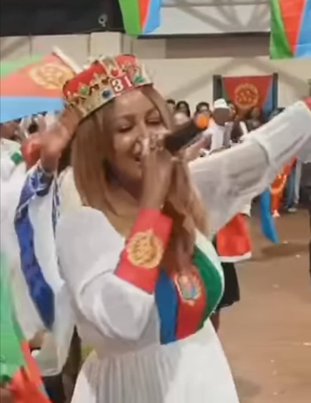 شاهد بالصورة والفيديو.. خلال احتفالات بأسمرا.. حسناوات اريتريات يرقصن ويغنين على أنغام أغنية الفنان السوداني الراحل سيد خليفة (أسمعنا مرة) 10 310955388 774927756920339 9192565955693272972 n