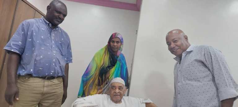 نقابة الصحفيين تطمئن على صحة مأمون الطاهر 1 النقابة تطمئن على مامون الطاهر