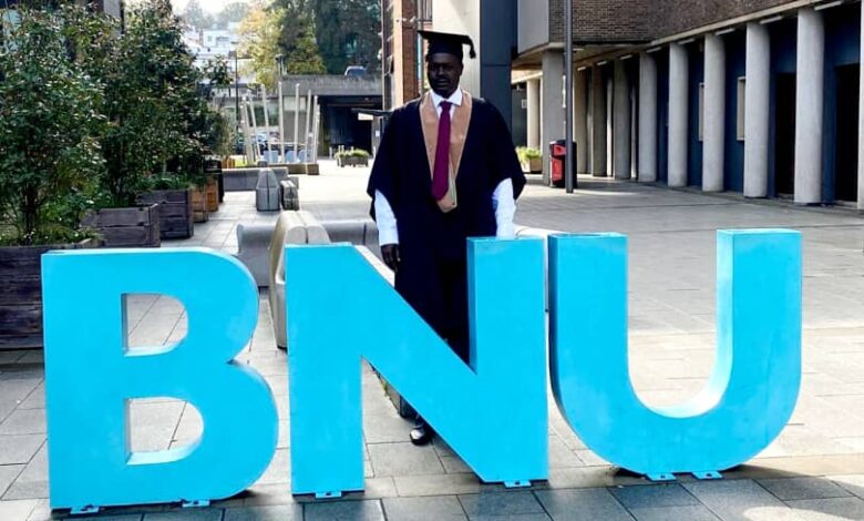 مناوي يحصل على درجة البكالوريوس من جامعة بريطانية 1 مناوي