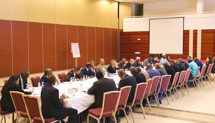 (الآلية الثلاثية) تنجح في عقد إجتماع بـ "الحزب الشيوعي" 10 الالية الثلاثية