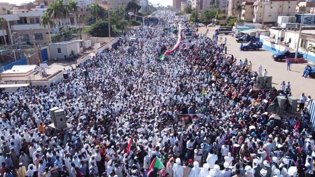 التيار الإسلامي: ندعو للخروج غداً في “موكب الكرامة 3” لمواجهة التسوية 10 الكرامة