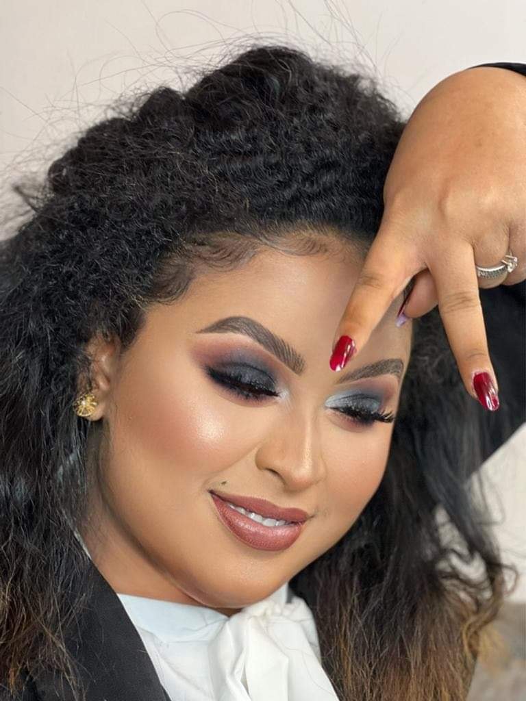 شاهد بالصور.. الفنانة ريان الساتة تعود لخطف الأضواء بإطلالة جديدة غيرت من شكلها والجمهور يشبهها بمطربة لبنانية شهيرة 12 316967470 671686551077054 4732271568256587037 n