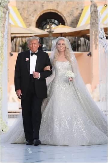 بالفيديو.. ترامب يرقص مع ابنته العروس تيفاني.. و"يهدد" زوجها 11 eremnews 2022 11 a8490730 c3cc 4703 a0de 51ff37e410e5 132
