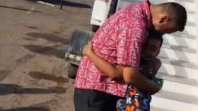 أب سوداني يحقق أمنية نجله 600x470 1